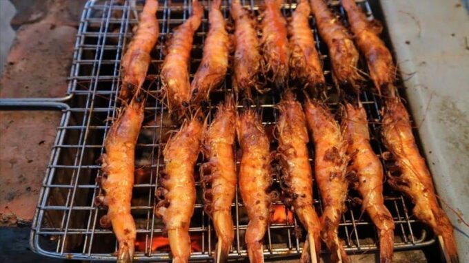 Try The Delicous Food With A Local Tour Guide By Car/Scooter - Tailoring the Experience