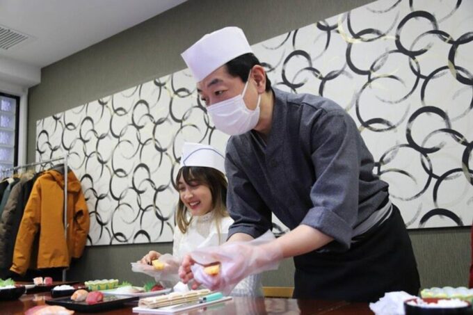 Tsukiji: Fish Market Guided Tour and Sushi Making With Chef - Customer Feedback