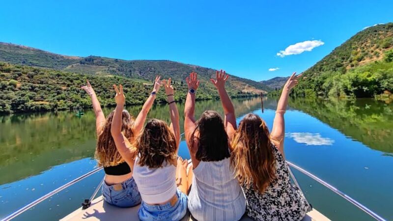 TUA, Options: Boat Trip (Tua - Pinhão) + Lunch (Short Pants) - Key Points