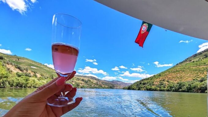 TUA, Options: Boat Trip (Tua - Pinhão) + Lunch (Short Pants) - Enjoying Local Cuisine and Views