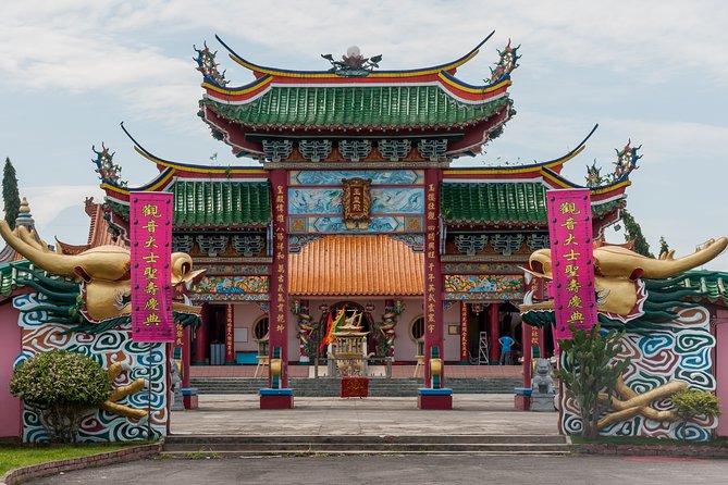 Tuaran Market, Temple, Bridge & Rungus Longhouse Fr Kota Kinabalu - Pickup and Pricing Details
