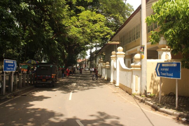 Tuk Tuk Experience Private Tour to Fort Kochi & Jewish Town. - Visit Dutch Palace and Synagogue
