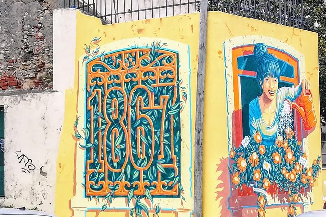 Tuk Tuk Lisbon: Exploring Urban Art 2H or 3H - Tour Features Detailed