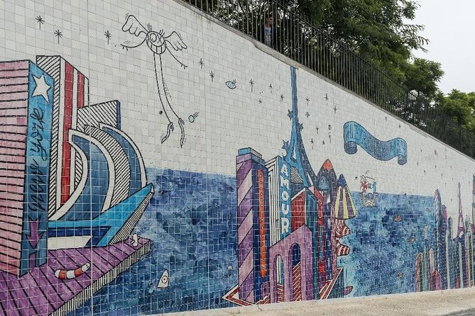 Tuk Tuk Lisbon: Exploring Urban Art 2H or 3H - Accessibility and Restrictions
