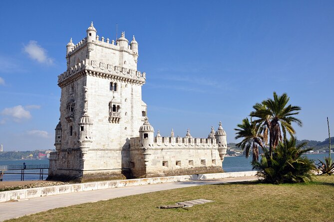 Tuk Tuk Lisbon: Immersion in Belém, Discoveries Tour - Discovering the National Museum of Carriages
