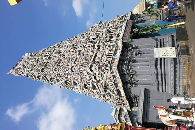 Tuk Tuk Private City Tour in Colombo (All Include Private Tour) - Sri Ponnambalam Vanesar Kovil