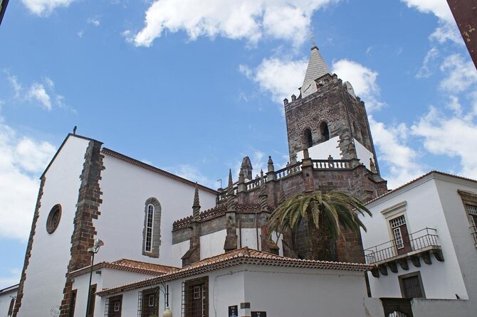 Tuk Tuk Tour in Funchal - About Your Stay