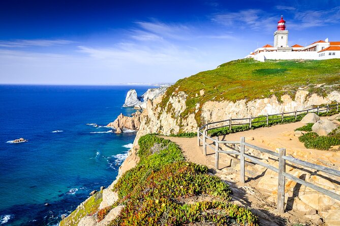 Tuk-Tuk Tour in Sintra Palaces in Cabo Da Roca - Guide Expertise and Adaptability