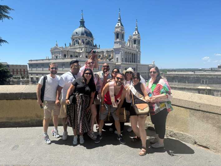 Tuk Tuk Tour With Wine Tasting in Madrid - Tour Features
