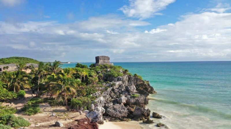 Tulum: Mayan Ruins & Sian Kaan Tour with Boat Ride and Lunch - Exploring Tulum’s Mayan Ruins