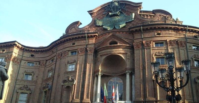 Turin: 2,5 Hour Classic Walking Tour - Key Points