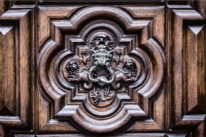 Turin Ghost Hunt: Outdoor Escape Game - Spooky Stories and Mysteries