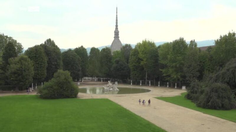 Turin: Royal Palace & Cathedral Tour W/ Skip-The-Line Entry - Significant Cathedral Features