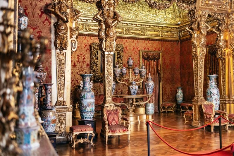 Turin: Royal Palace & City Tour Guided Experience - Exploring the Royal Armory