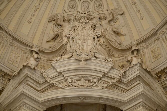 Turin: Royal Palace Guided Tour - Public Transportation and Accessibility