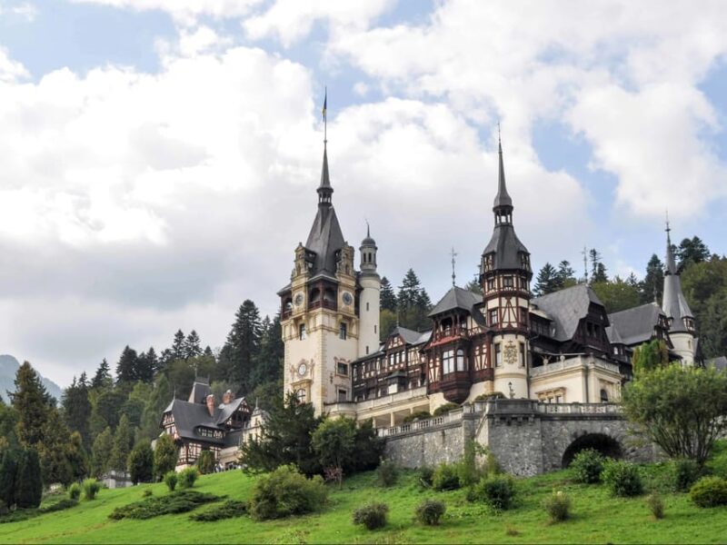 TURISTIM TOGETHER (Peleș Castle, Bran Castle, Brașov) - Tour Features