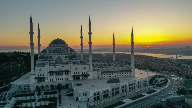 Turkish Cuisine Food and Drink Tour in Istanbul - Culinary Experience