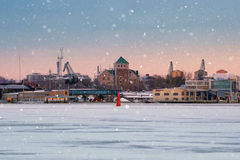 Turku: One-Way Helicopter Transfer to Helsinki Airport (HEL) - Secure Airport-style Procedures