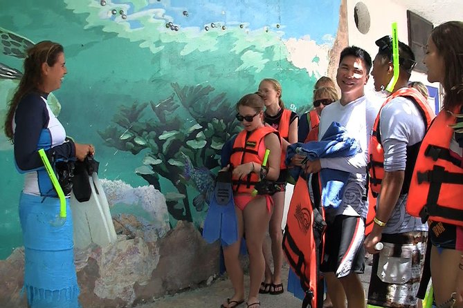 Turtle Snorkeling Adventure From Cancun - Group Size and Accessibility
