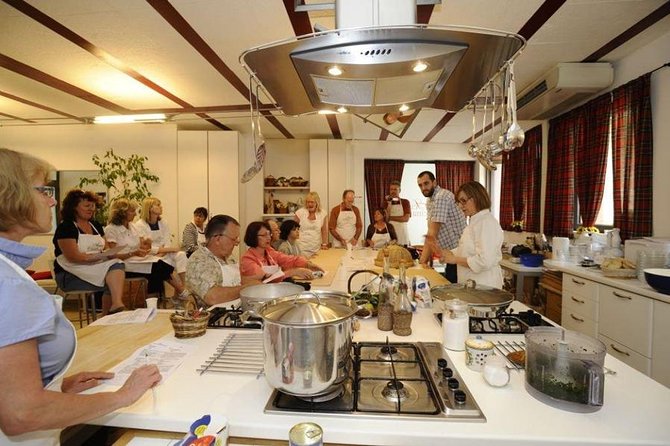 Tuscan Cooking Class in Central Siena - Dinner and Wine Pairing