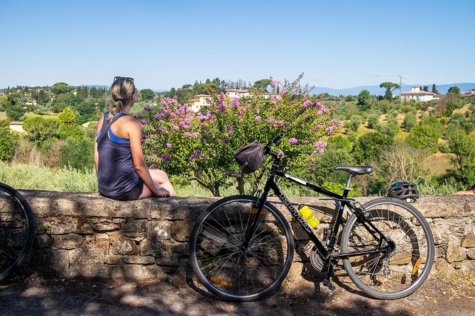Tuscan Country Bike Tour With Wine and Olive Oil Tastings - Exploring the Tuscan Countryside