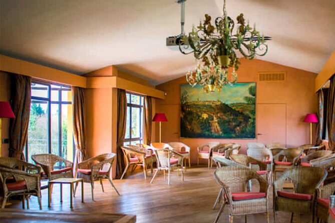 Tuscan Country Bike Tour With Wine and Olive Oil Tastings - Tastings at the Countryside Venue