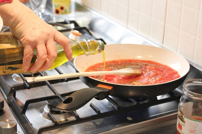 Tuscan Pasta Making Class in Florence With a Local Expert - Class Location and Duration