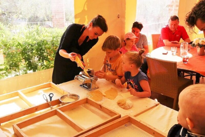 Tuscany: Cake and Biscuit Cooking Class for Kids - Location and Setting