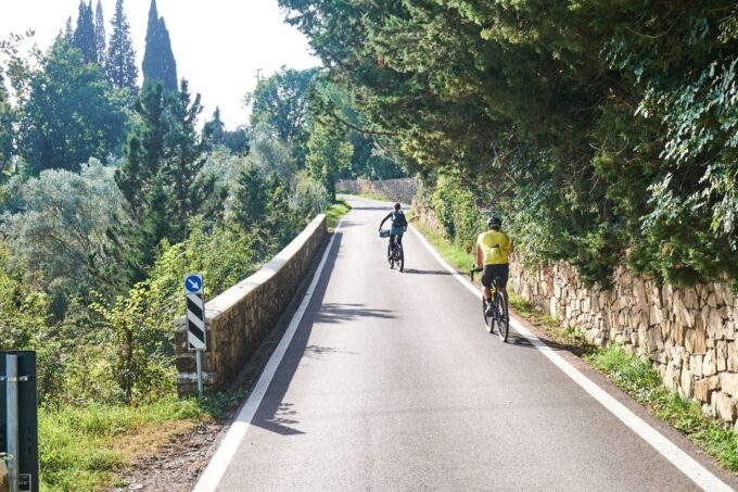 Tuscany Hills Bike Tour With Lunch at Farm and Wine Tasting - Wine and Olive Oil Tasting