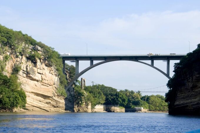 Tuxtla Gutierrez: Sumidero Canyon River and Chiapa De Corzo - Convenient Transportation