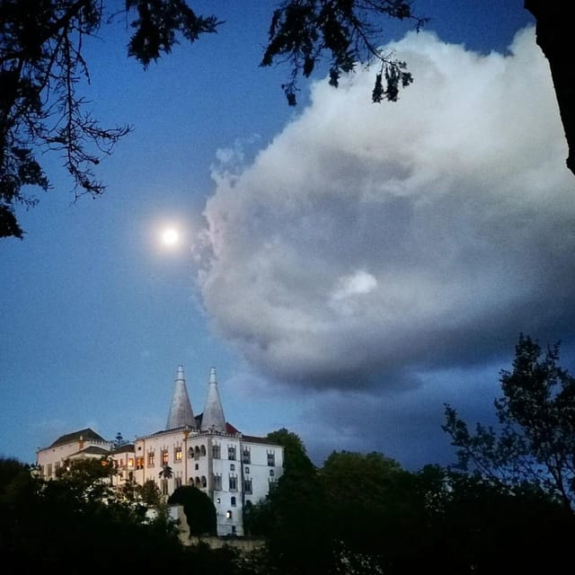 Twilight Hiking in Sintra With a Local Writer - About the Guide