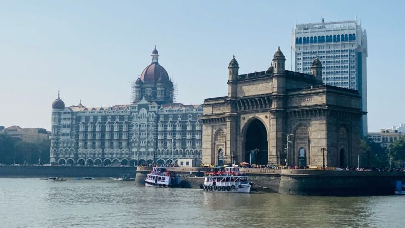 Two Days in Mumbai: Sightseeing, Slum, Elephanta & Market - Day 2: Cultural Immersion