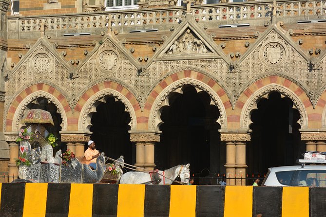 Two Days Mumbai Tour Package : City + Slum + Elephanta + Market - Itinerary Highlights