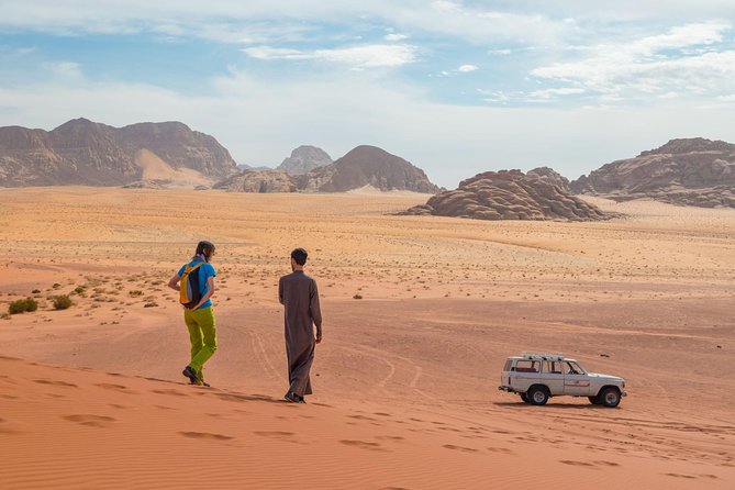 Two-Hour Jeep Safari Wadi Rum Highlights! W/ Professional Guide - Unique Desert Experiences
