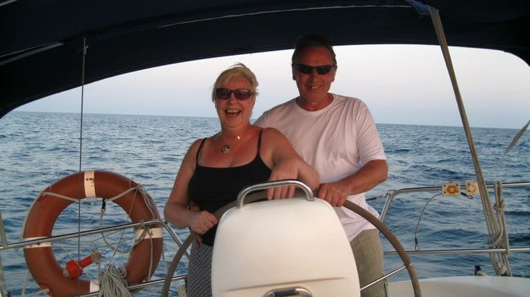 Two Hour Luxury Sailing Experience With Open Bar - Sailing Highlights