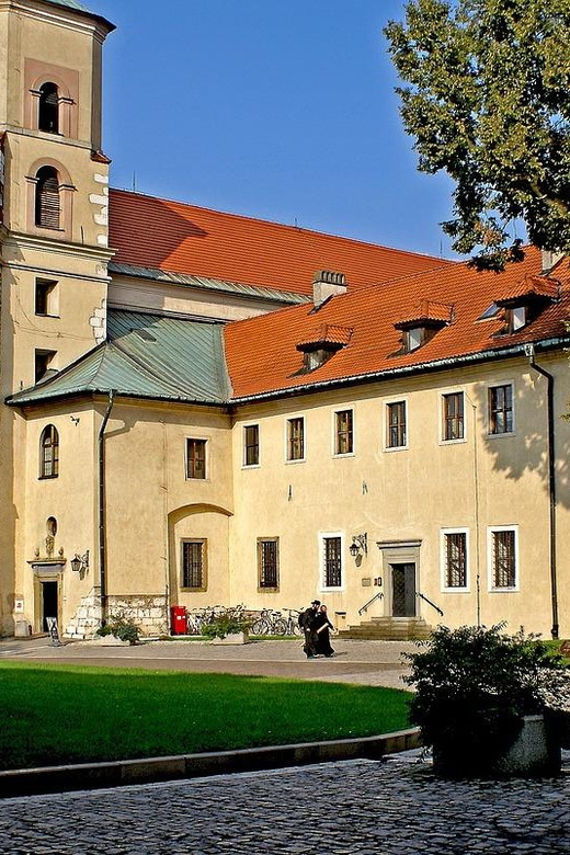 Tyniec: Cruise From Krakow to Tyniec - Language and Group Size