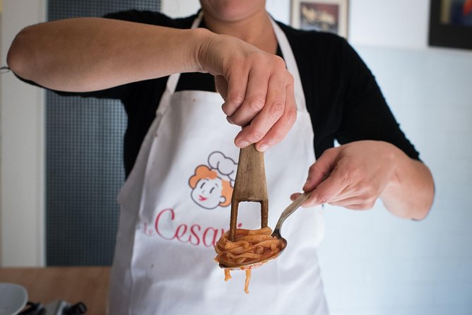 Typical Dining & Cooking Demo at Locals Home in Rome - Whats Included