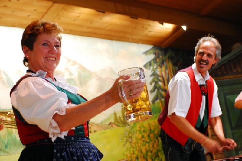 Tyrolean Evenings With the Gundolf Family in Innsbruck - Tyrolean Dance Performances