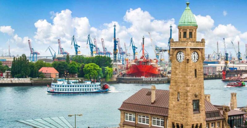 U-Boot Museum & War History Private Tour in Hamburg - Tour Itinerary
