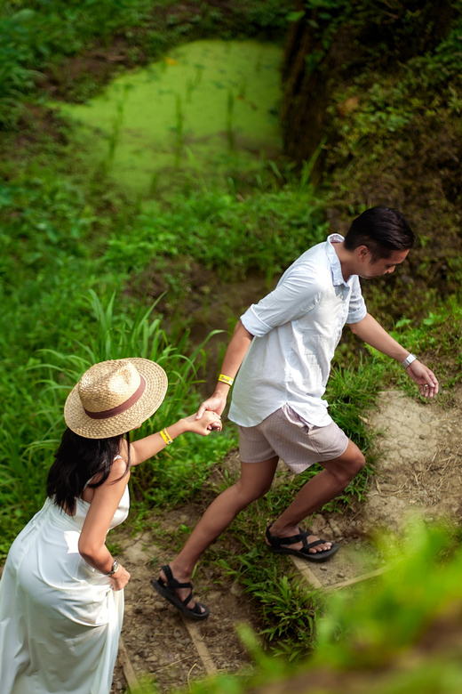 Ubud: 2 Waterfalls, Swing & Monkey Forest With Photographer - Inclusions and Services