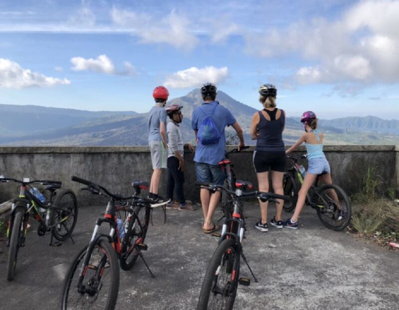 Ubud: Afternoon Cycling Tour With Photographer and Lunch - Key Points