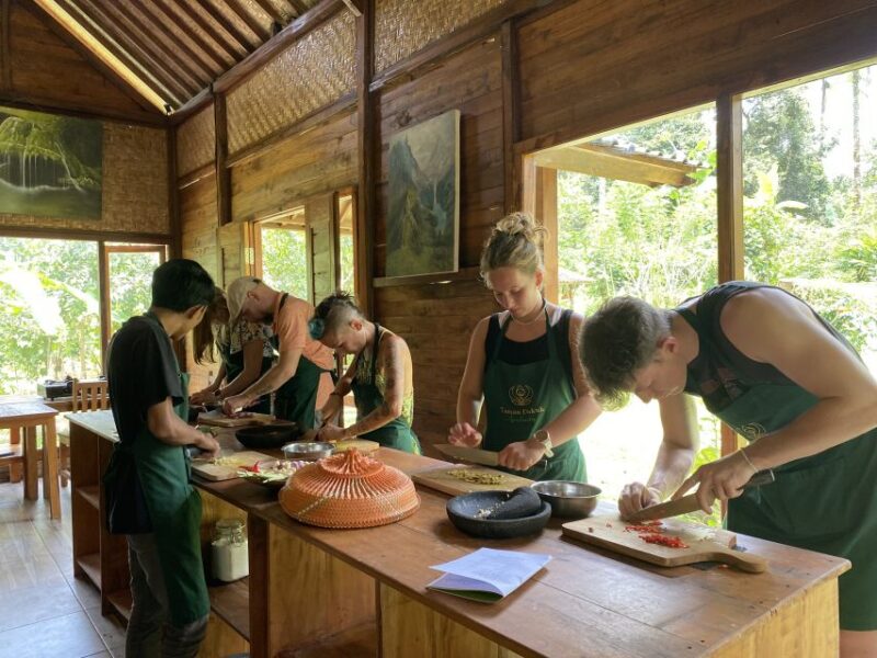 Ubud: Balinese Cooking Class at an Organic Farm - Key Points