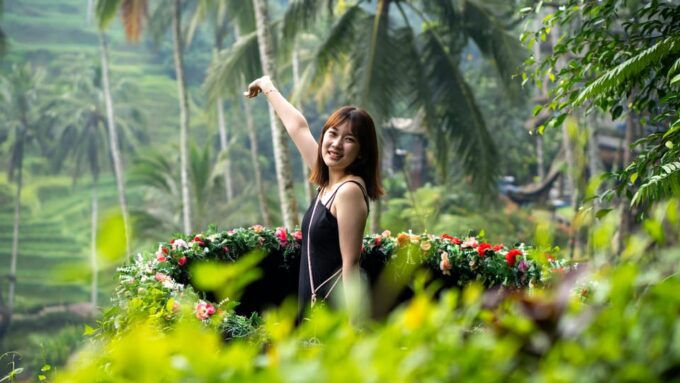 Ubud: Cretya, Swing, Waterfall Tour With Photography - Photography and Experience
