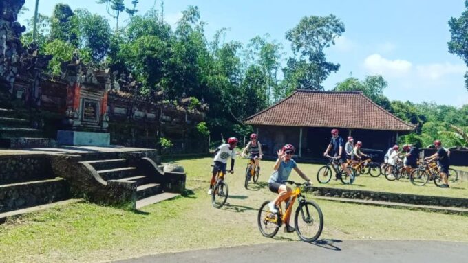 Ubud: Downhill Countryside Cycling From Kintamani - Tour Logistics