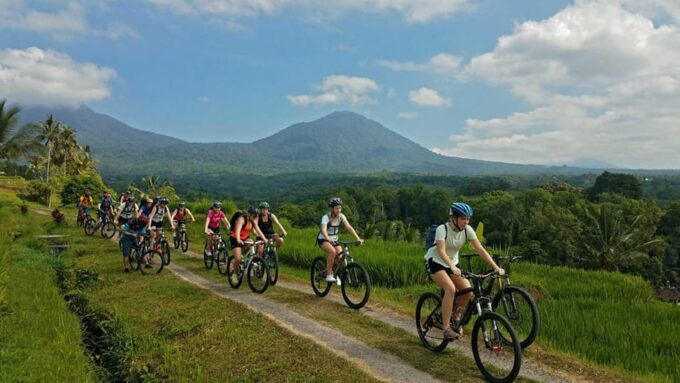 Ubud: Downhill Cycling Tour With Lunch and Hotel Transfer - Booking Information