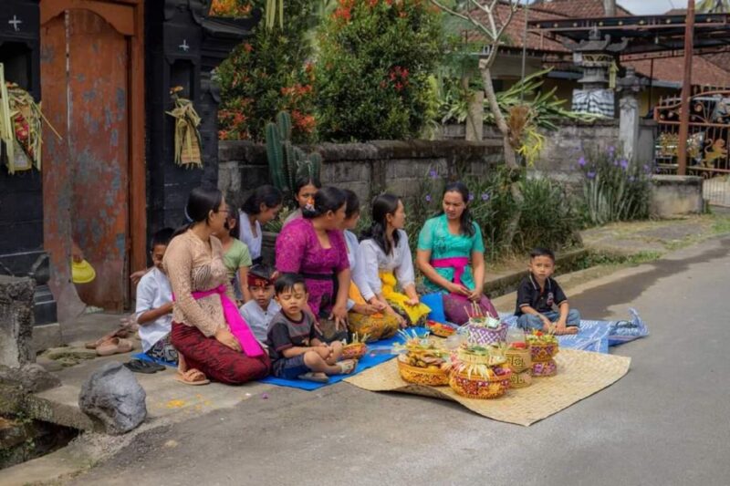 Ubud: Downhill Cycling With Volcano, Rice Terraces, and Meal - Key Points