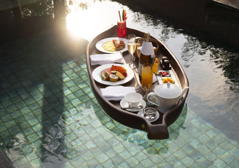 Ubud: Floating Breakfast and Hot Air Balloon Experience - Floating Breakfast Details