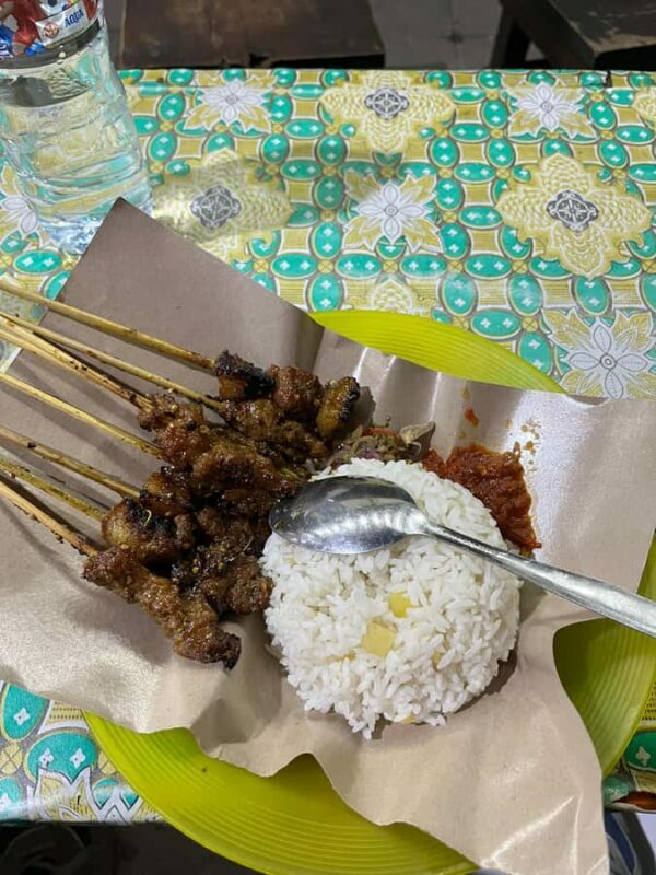 Ubud: Gianyar Night Market Food Tour with up to 17+ Tastings - Logistics and Experience