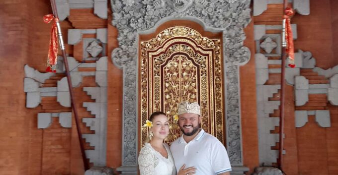 Ubud: Highlights Tour With Traditional Costume Photoshoot - Experience Tirta Empul Temple