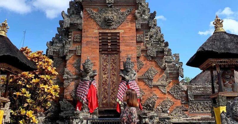 Ubud: Kanto Lampo, Tukad Cepung, Rice Terrace, Batuan Temple - Key Points